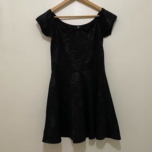 Short Black Skaterdress